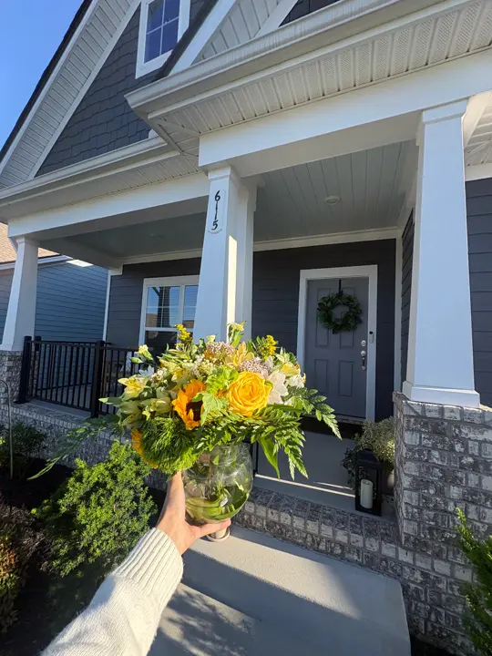 Yellow rose bouquet delivered to a local home