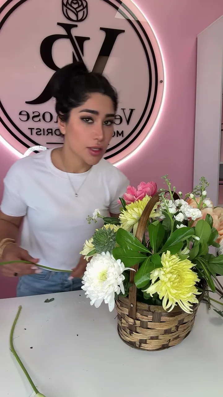 Real Velvet Rose florist bouquet video 4