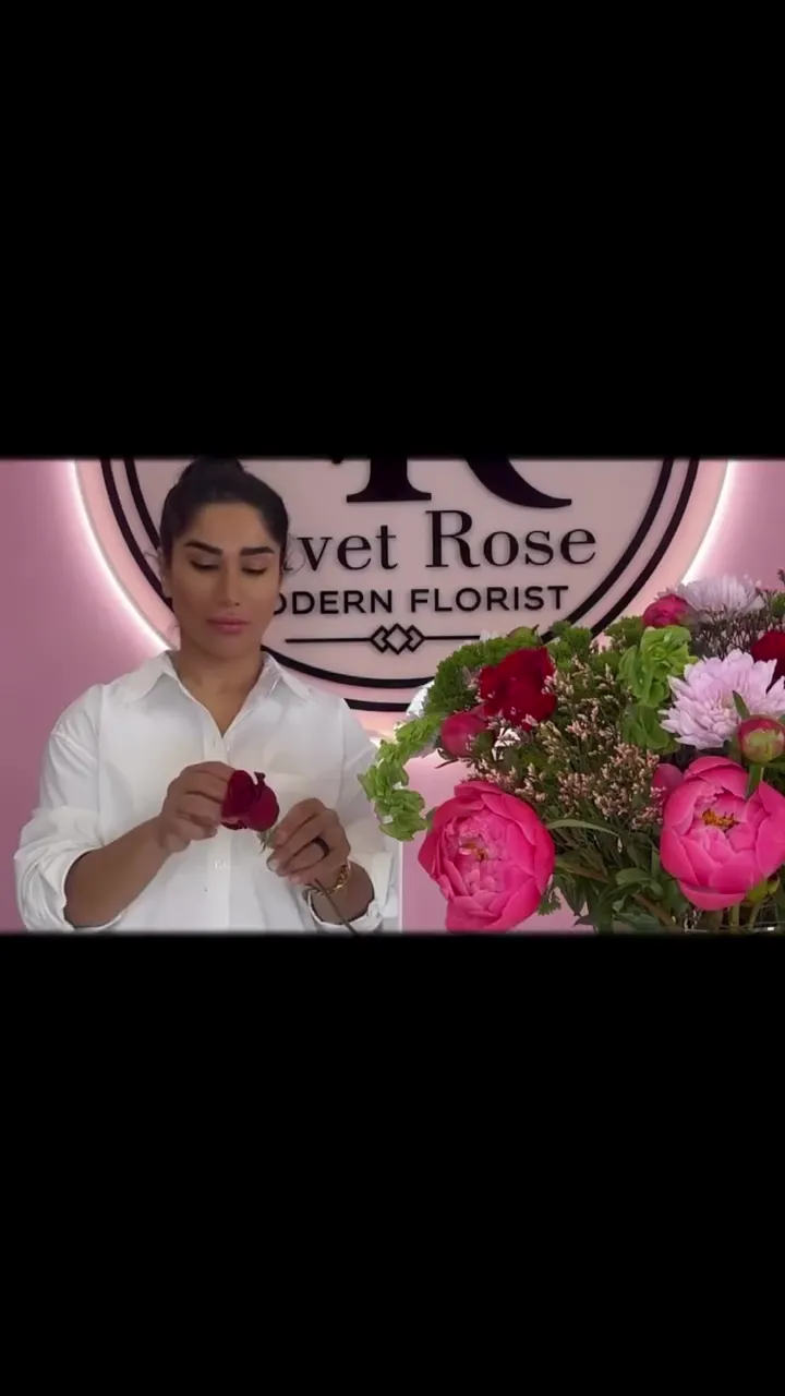 Real Velvet Rose florist bouquet video 7